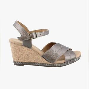 Women's‎ Clarks Helio Latitude Wedge Sandals, Golden Brown, Size 7.5, Pre-owned